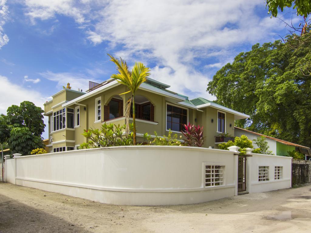 Marina Boutique Hotel Fuvahmulah Exterior photo